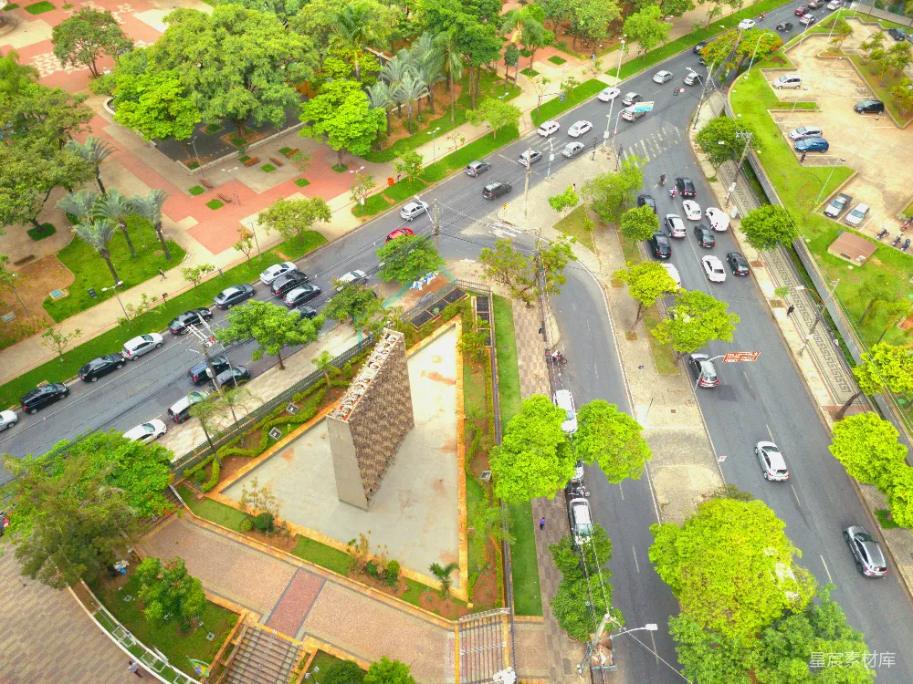 高清摄影 城市公园 空中俯瞰 绿化街道 城市规划 自然与城市 城市绿洲：空中俯瞰的公园与街道