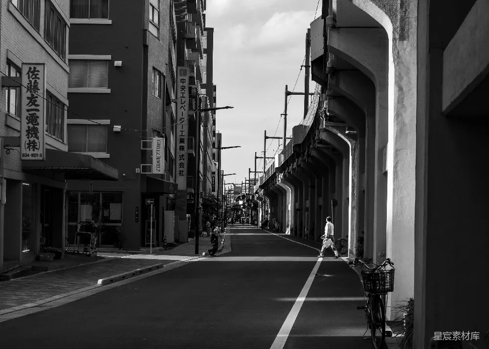 高清摄影 黑白摄影 城市风光 静谧街道 日常生活 都市生活 黑白街头的静谧时光