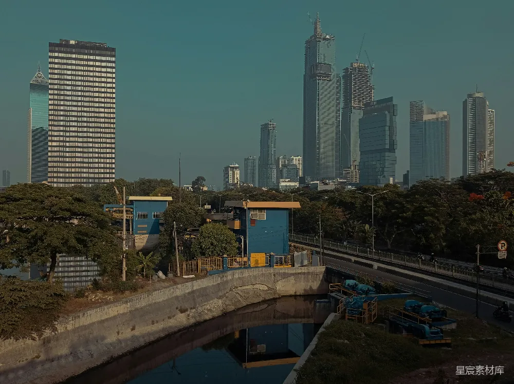 高清摄影 城市景观 工业设施 现代化 建筑 自然 城市与工业的交错