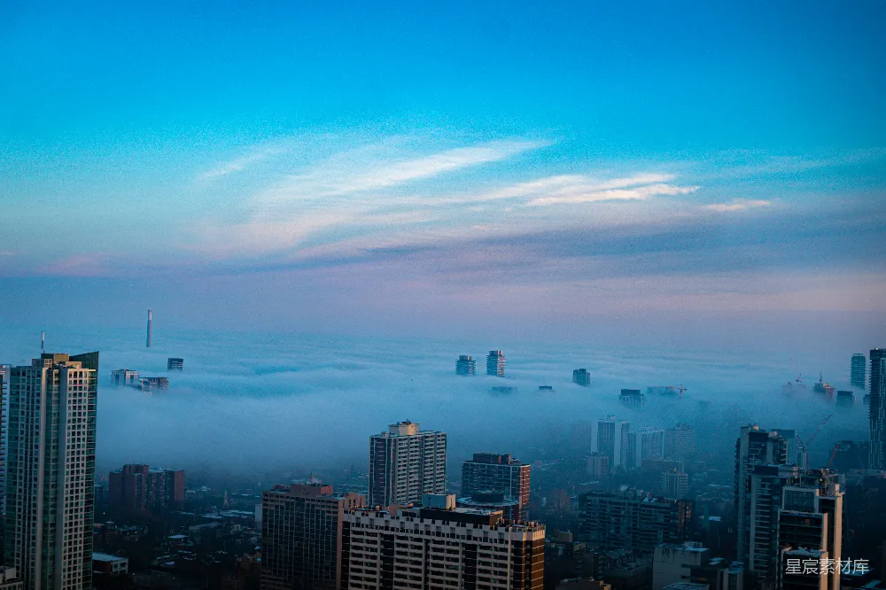 高清摄影 城市 雾 天际线 建筑 景观 雾中的城市天际线
