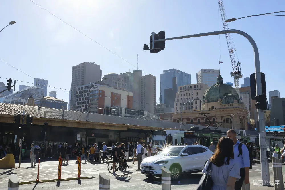 高清摄影 城市 火车站 繁忙 公共交通 城市生活 繁忙的城市火车站场景