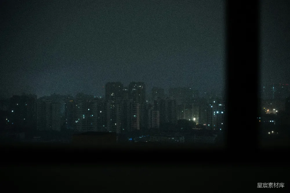 高清摄影 城市 夜景 孤独 窗户视角 都市 夜幕下的城市剪影