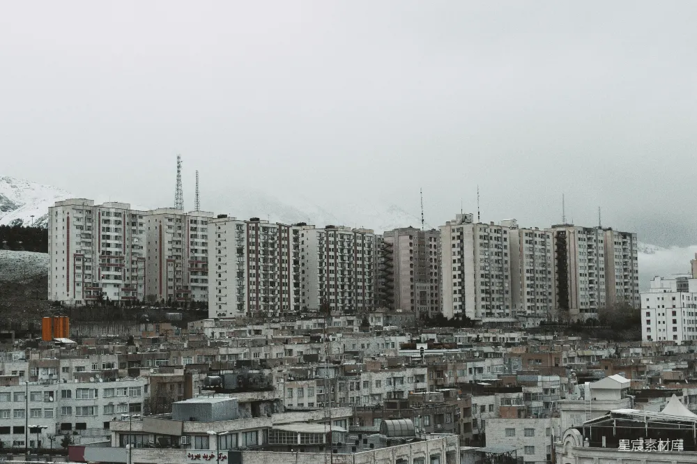 高清摄影 城市景观 山脉 建筑 城市风光 自然与建筑 城市与山脉的交界