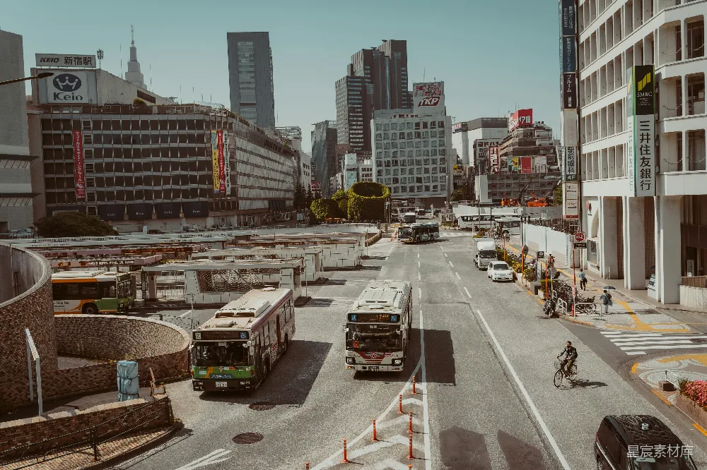 高清摄影 东京 新宿 城市风光 交通 城市生活 东京新宿街头的宁静时刻