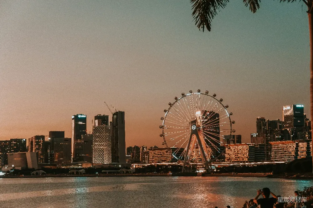 高清摄影 摩天轮 城市夜景 现代都市 旅游景点 黄昏 城市夜景下的摩天轮