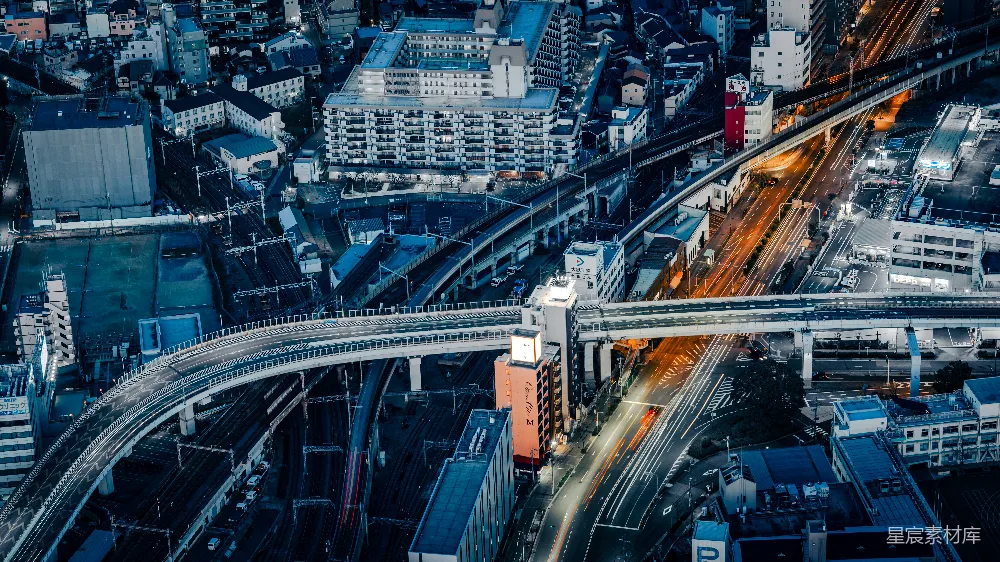 高清摄影 城市夜景 交通 都市 建筑 时间 都市夜景：火车与道路交织的繁忙城市