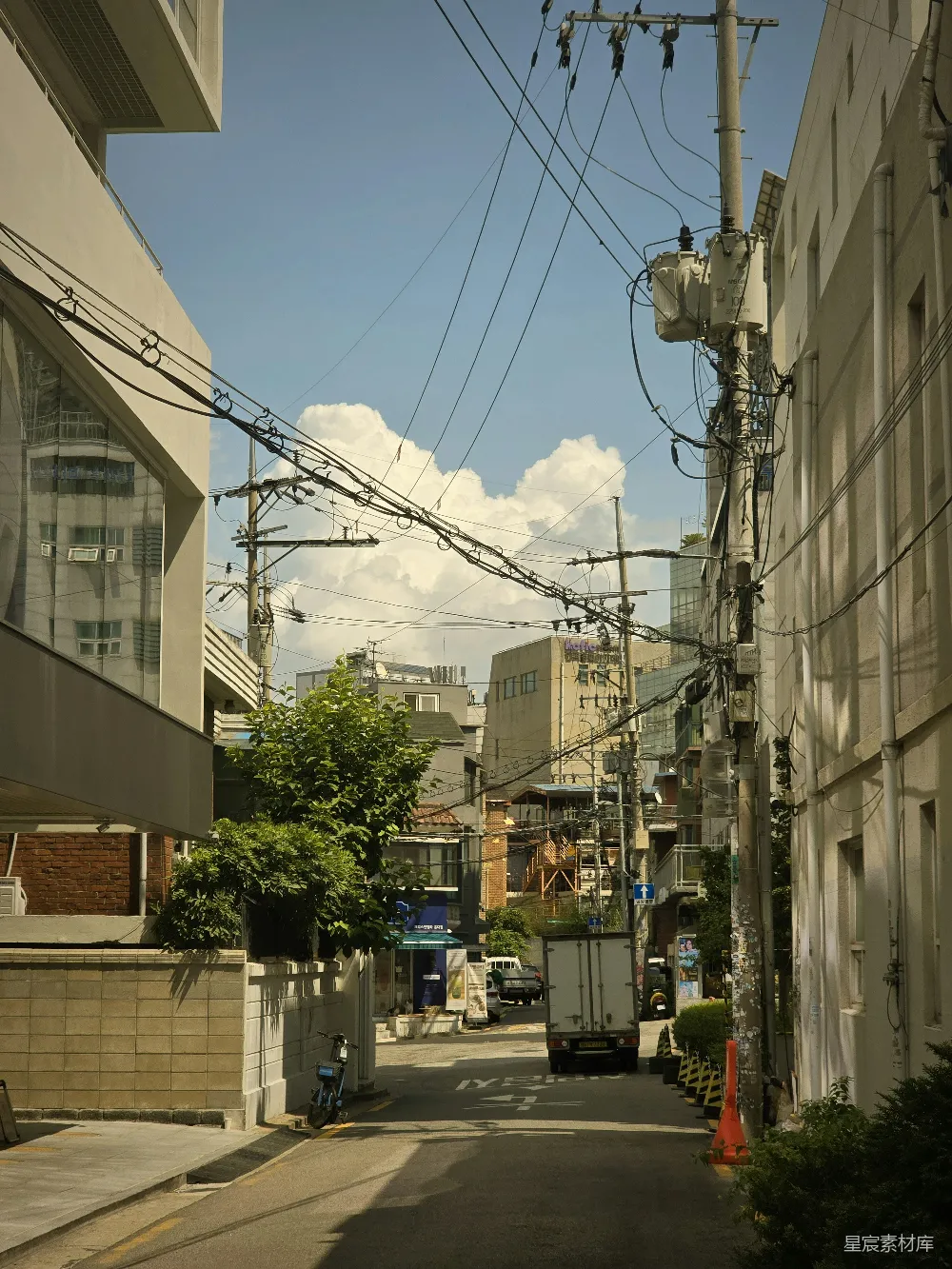 高清摄影 城市 巷弄 电线 建筑 日常 城市的巷弄与电线