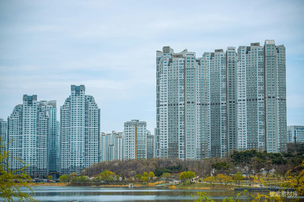高清摄影 城市 建筑 湖泊 自然 现代 城市湖畔的现代建筑群