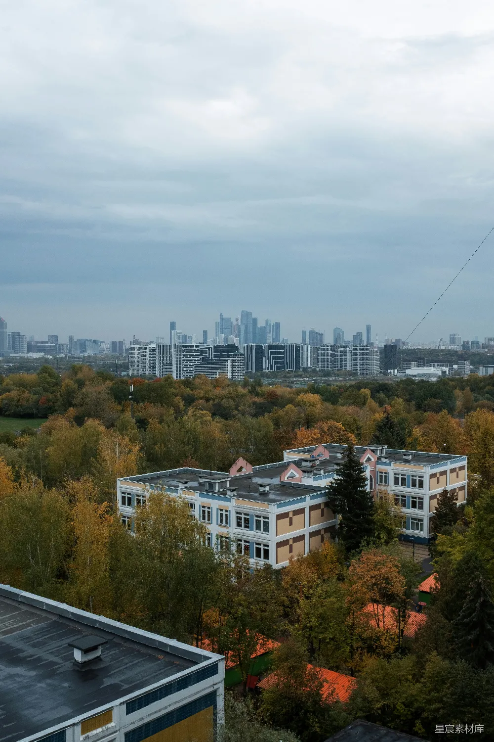 高清摄影 城市 公园 秋景 建筑 自然 秋日城市与公园的交界