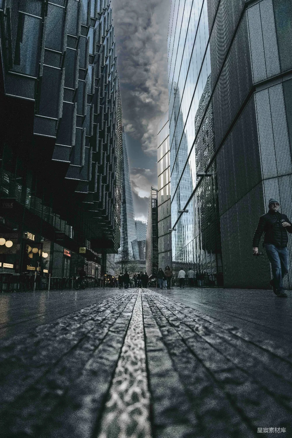高清摄影 城市 建筑 街景 现代 都市 都市街景：现代建筑与行人