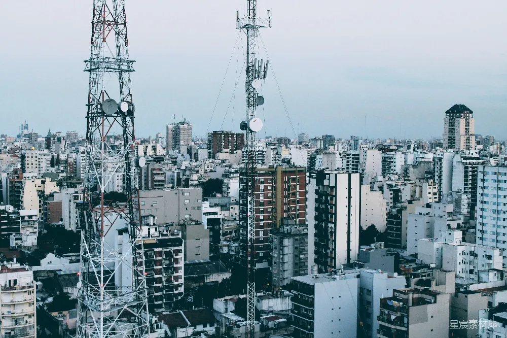 高清摄影 城市 通信 天线 建筑 现代 城市天际线中的通信塔