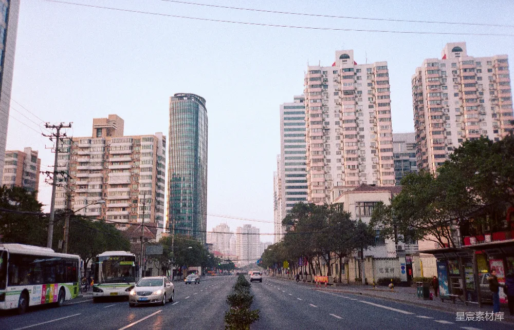 高清摄影 城市 建筑 公交车 街道 住宅 上海城市街景