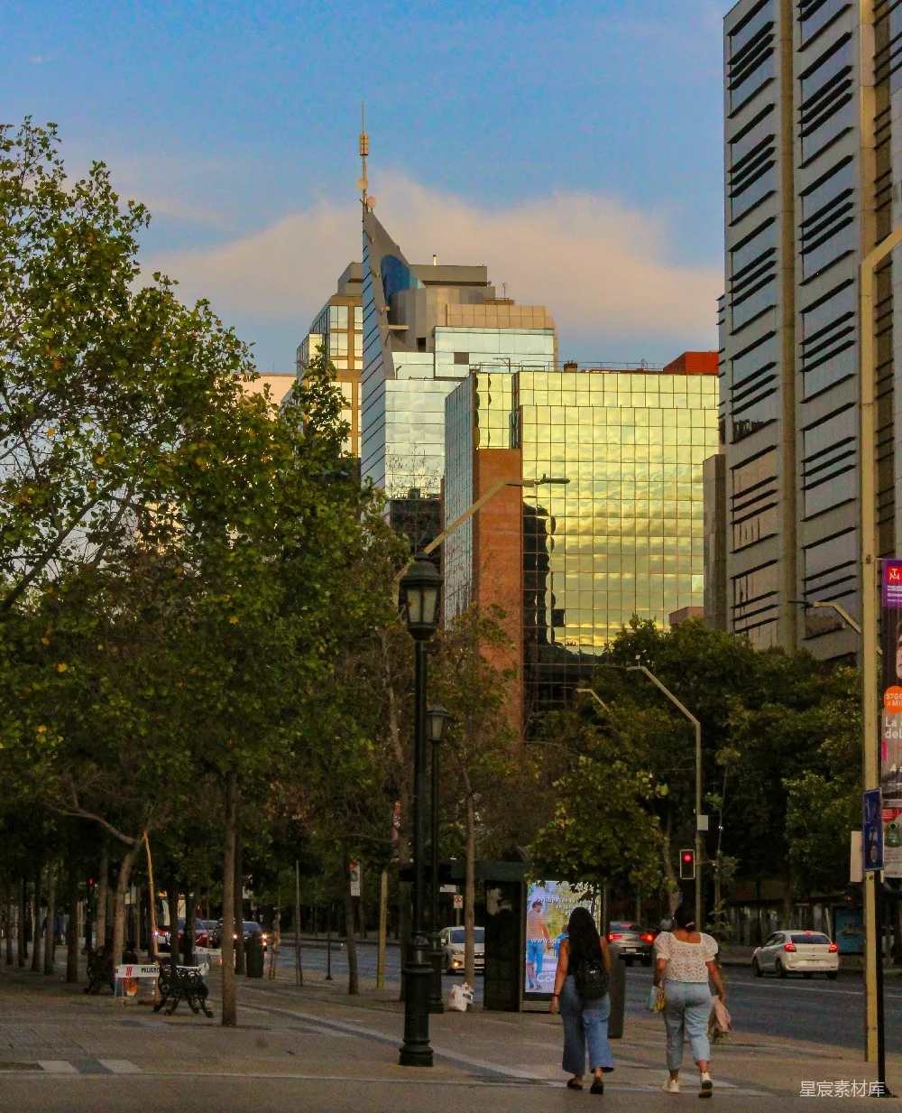 高清摄影 城市 黄昏 街景 建筑 行人 城市黄昏的街景