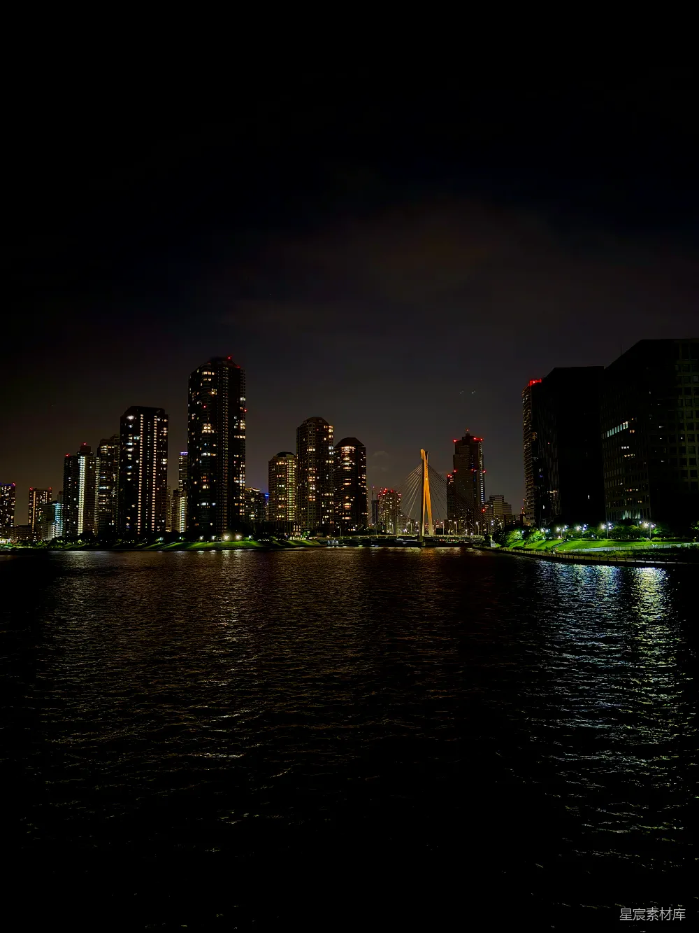 高清摄影 城市 夜景 桥梁 建筑 河流 夜幕下的都市天际线