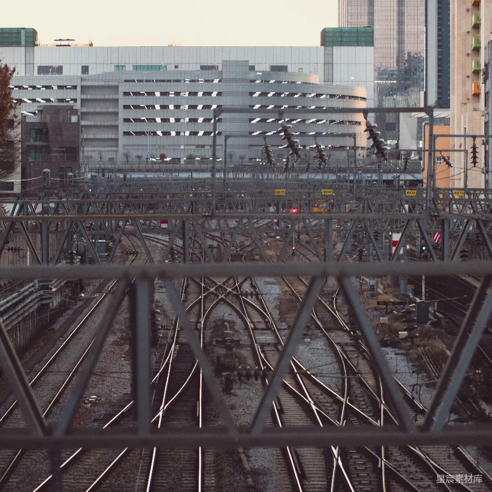 高清摄影 城市 铁路 现代建筑 工业 都市 城市铁轨与现代建筑