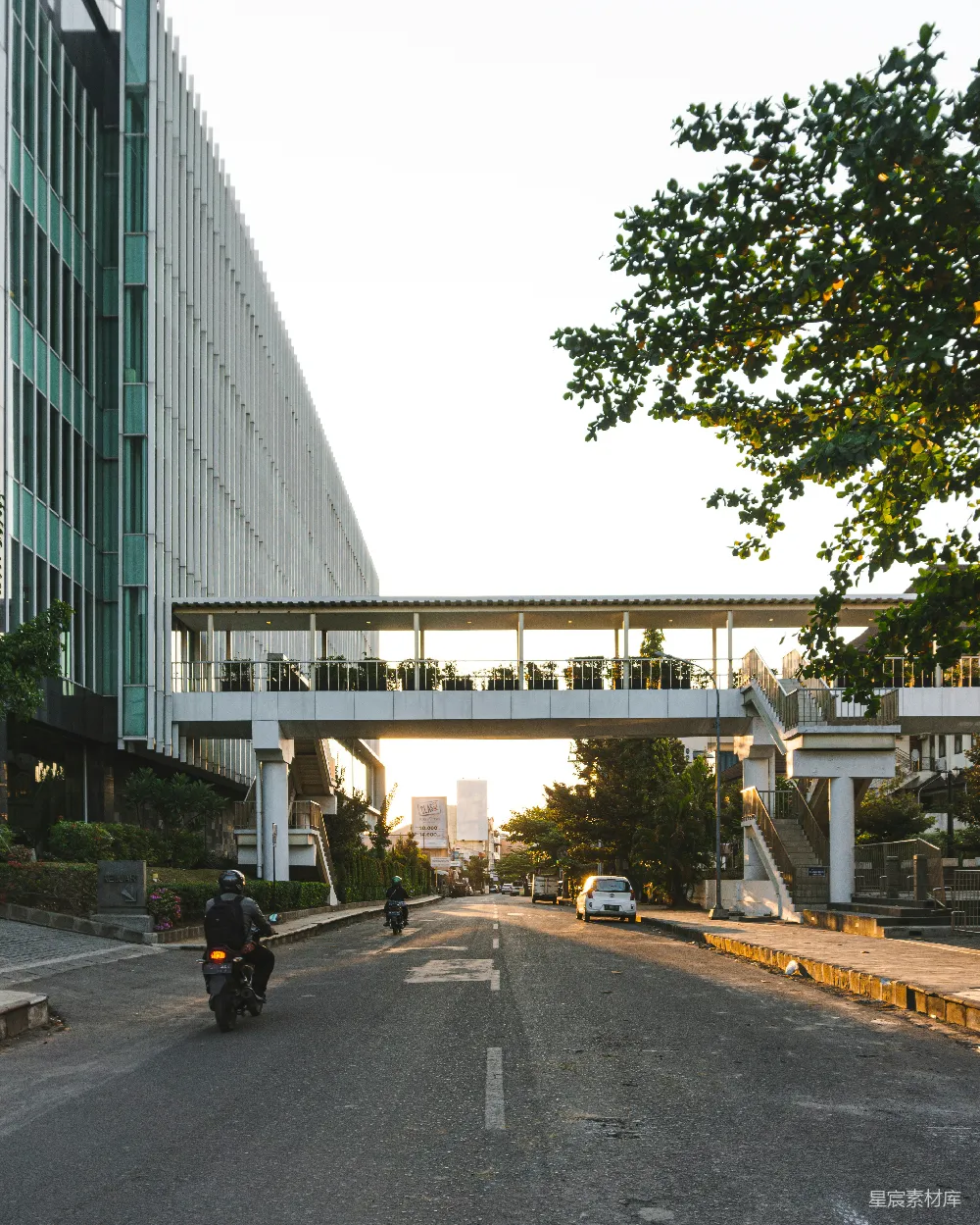 高清摄影 城市 清晨 街道 建筑 自然 城市中的清晨街道