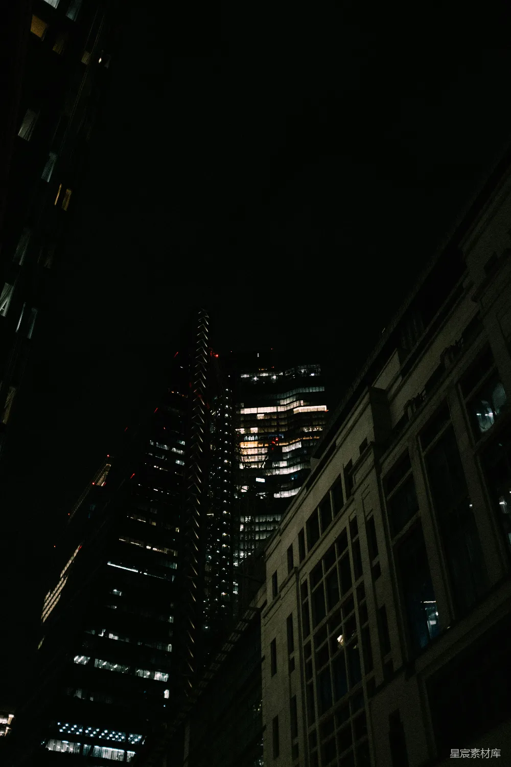 高清摄影 城市 夜景 现代建筑 都市生活 城市景观 夜幕下的摩天大楼
