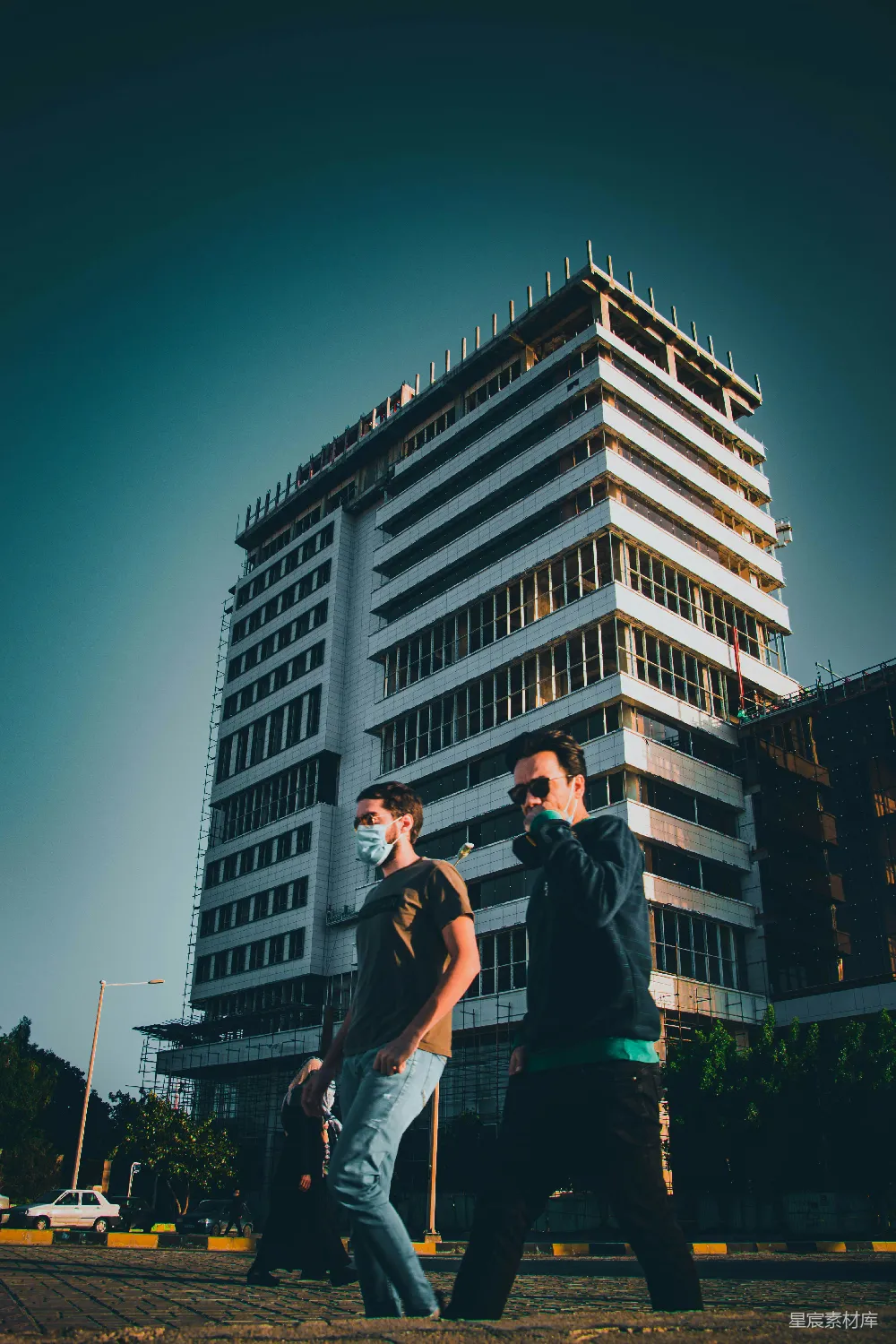 高清摄影 城市 建筑工地 行人 现代 城市生活 城市中的建筑工地