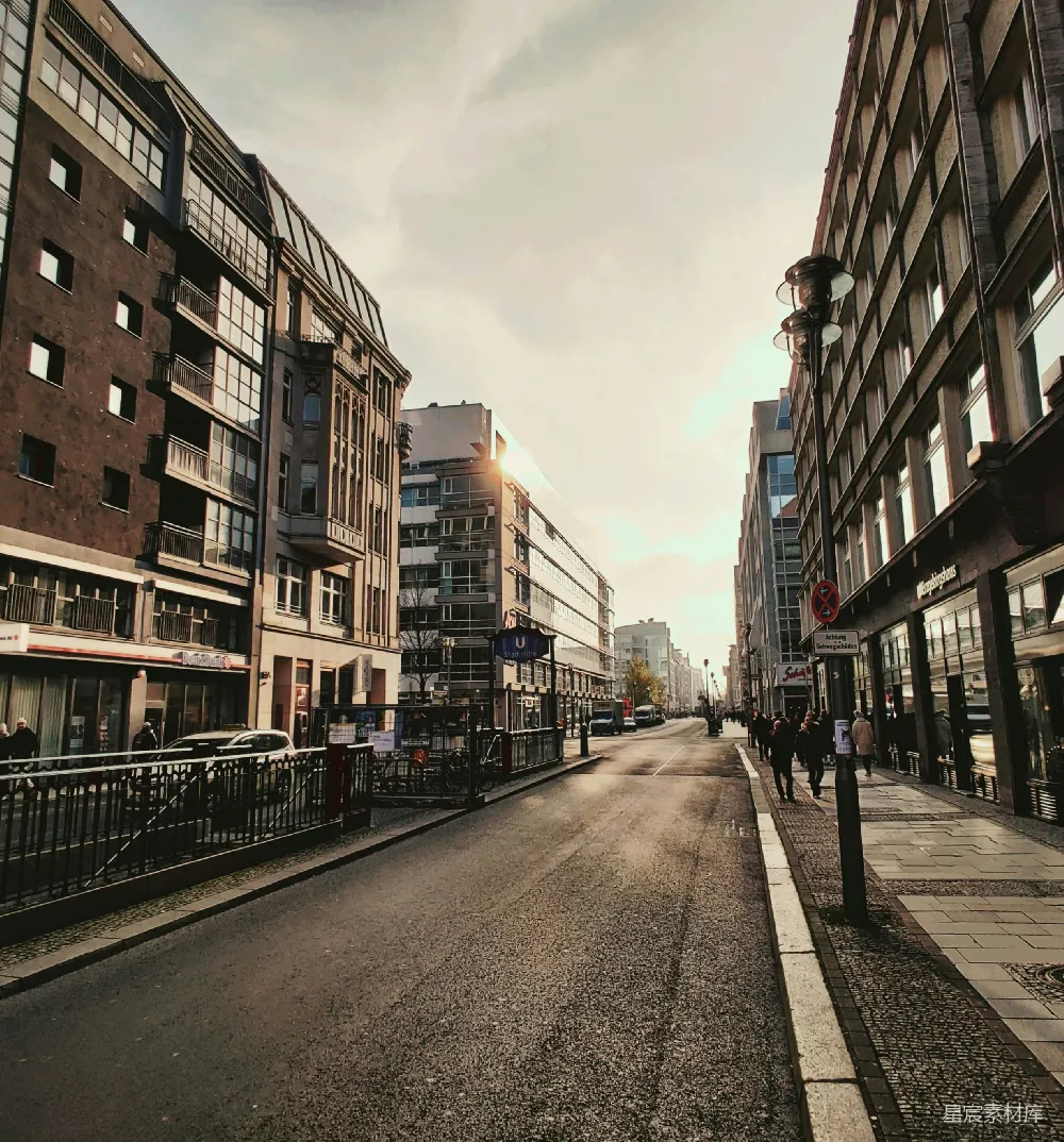 高清摄影 城市 街道 建筑 日落 休闲 柏林街头的宁静时光