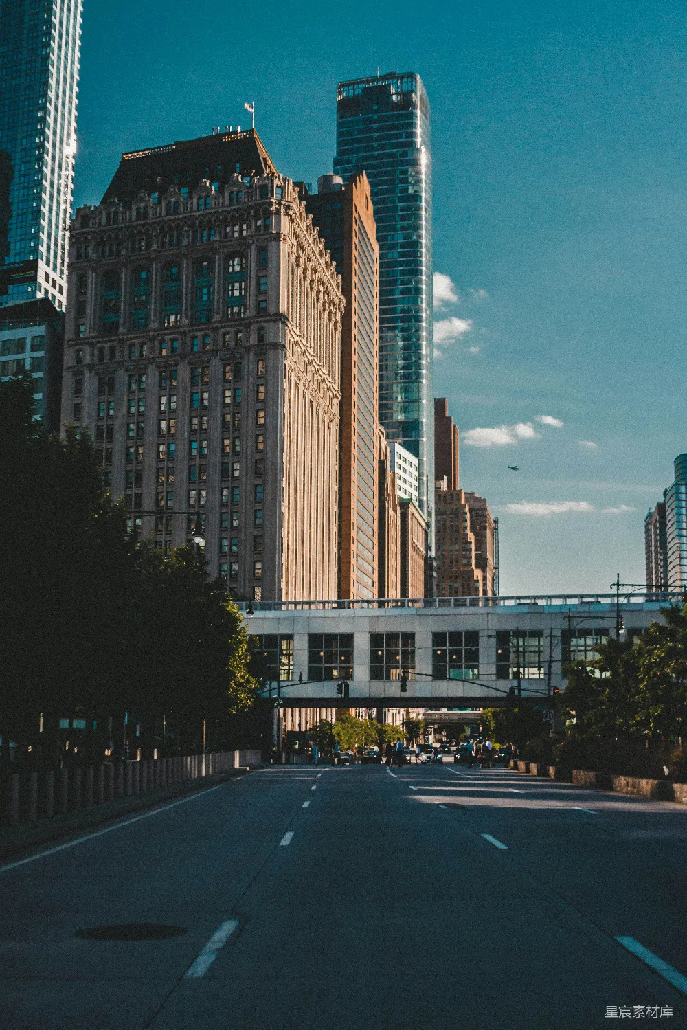 高清摄影 城市 清晨 建筑 桥梁 都市 城市街道的清晨