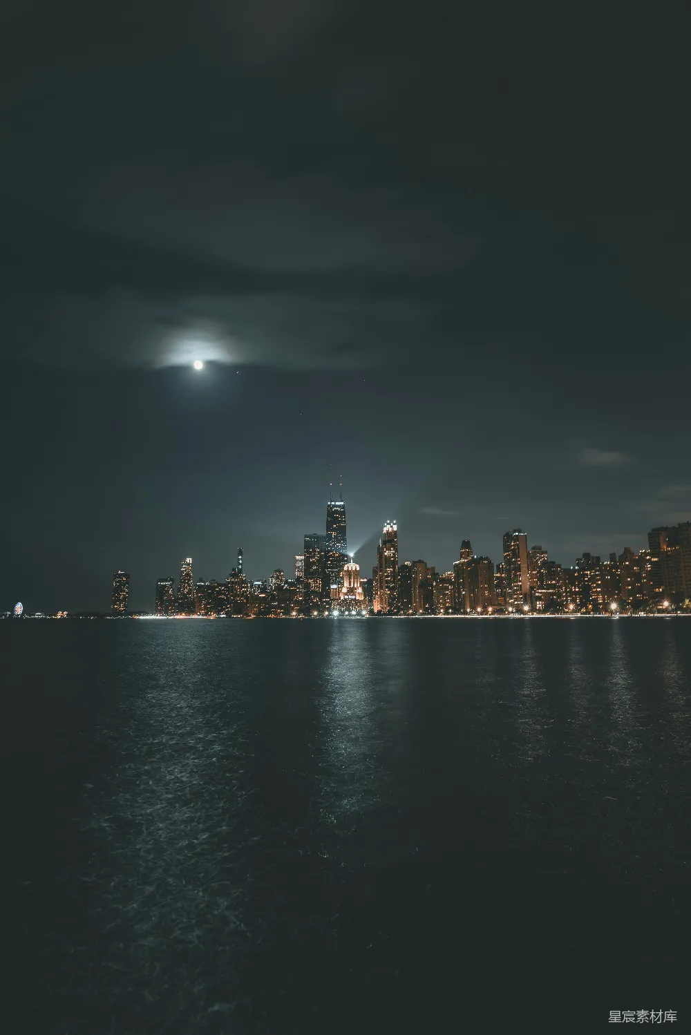 高清摄影 芝加哥 夜景 城市 月亮 水景 月光下的芝加哥天际线