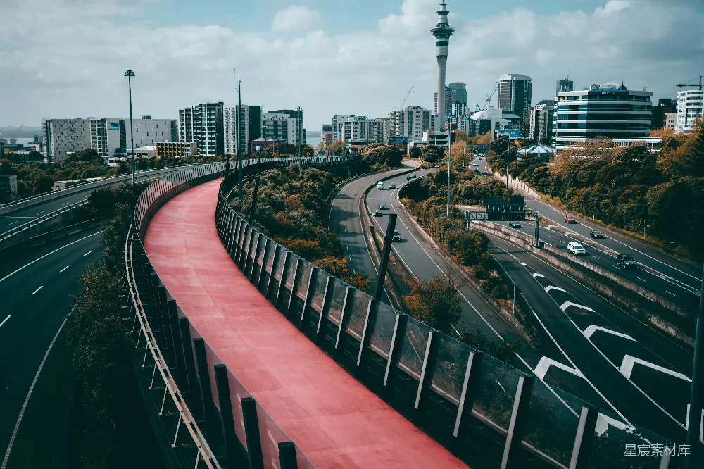 高清摄影 城市 自行车道 高速公路 现代都市 交通 城市中的自行车道与高速公路