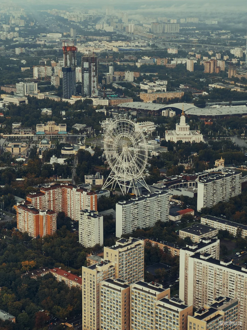 高清摄影 城市风光 摩天轮 建筑群 城市景观 现代都市 摩天轮与城市全景