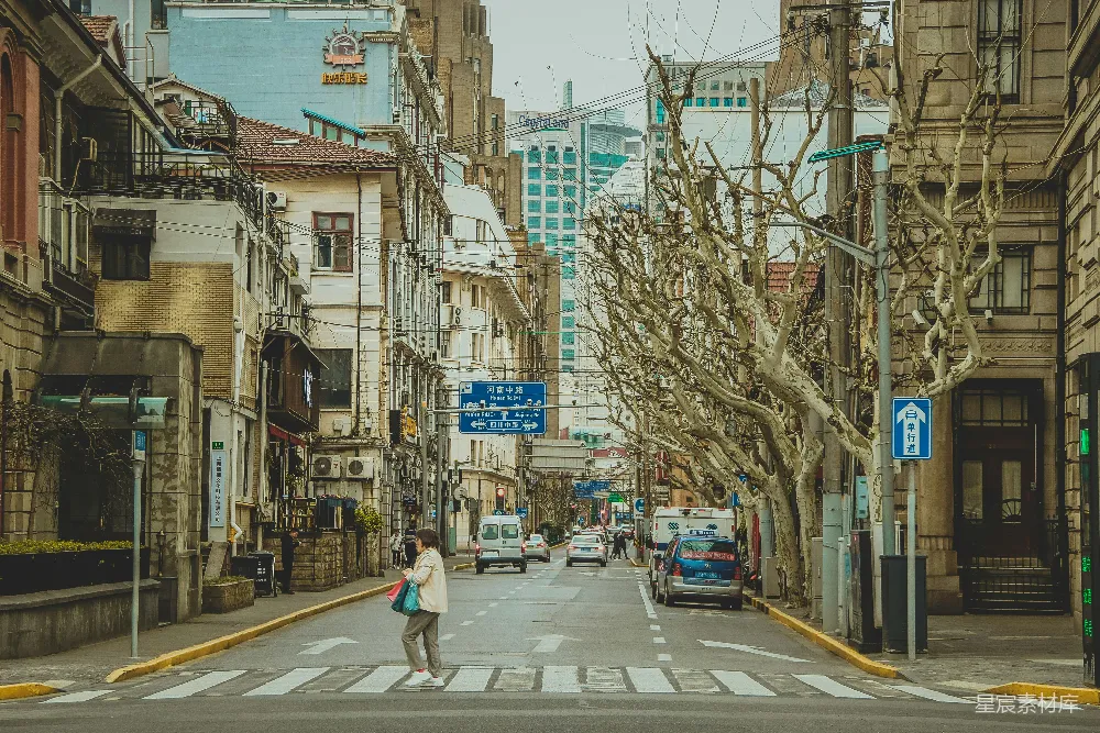 高清摄影 上海 街道 清晨 老建筑 城市 上海弄堂里的冬日清晨