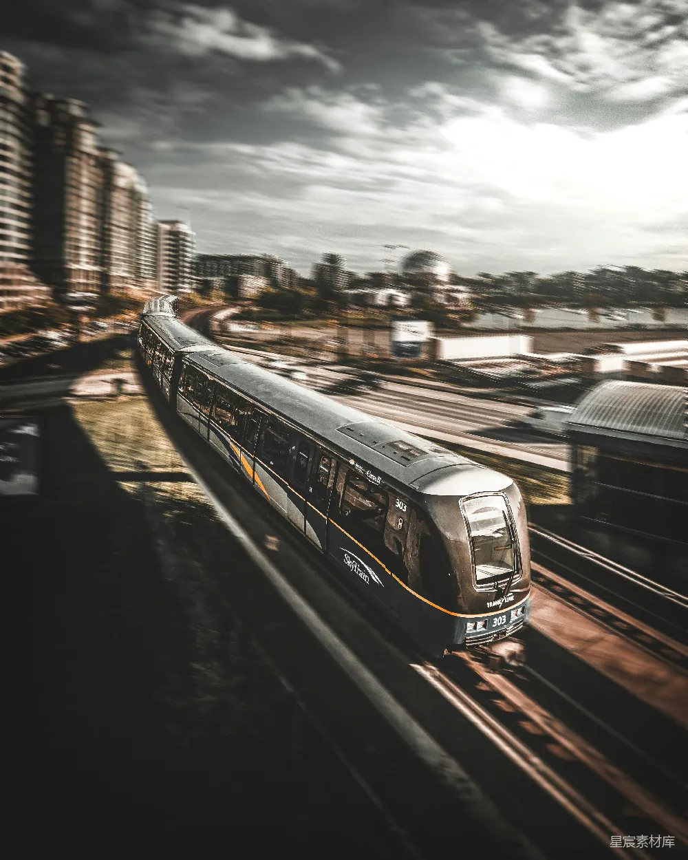 高清摄影 火车 城市 速度感 动态摄影 现代交通 城市火车穿梭的瞬间