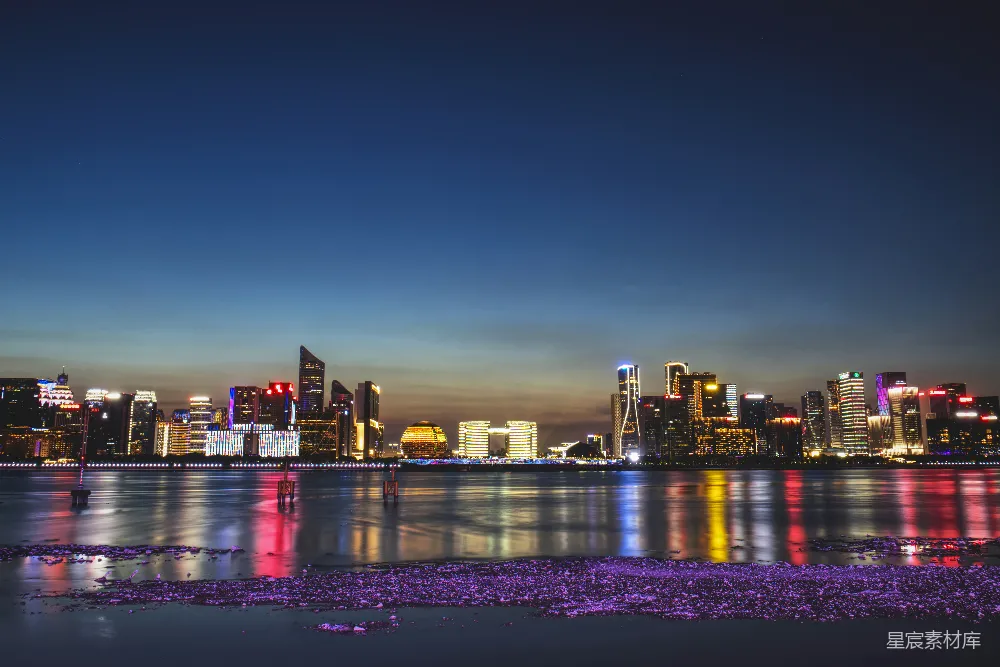 高清摄影 城市 夜景 天际线 都市风光 城市建筑 城市夜景：灯火辉煌的天际线