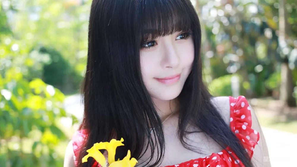 元素素材 自然风光 青春 户外 清新 自然 阳光下的少女