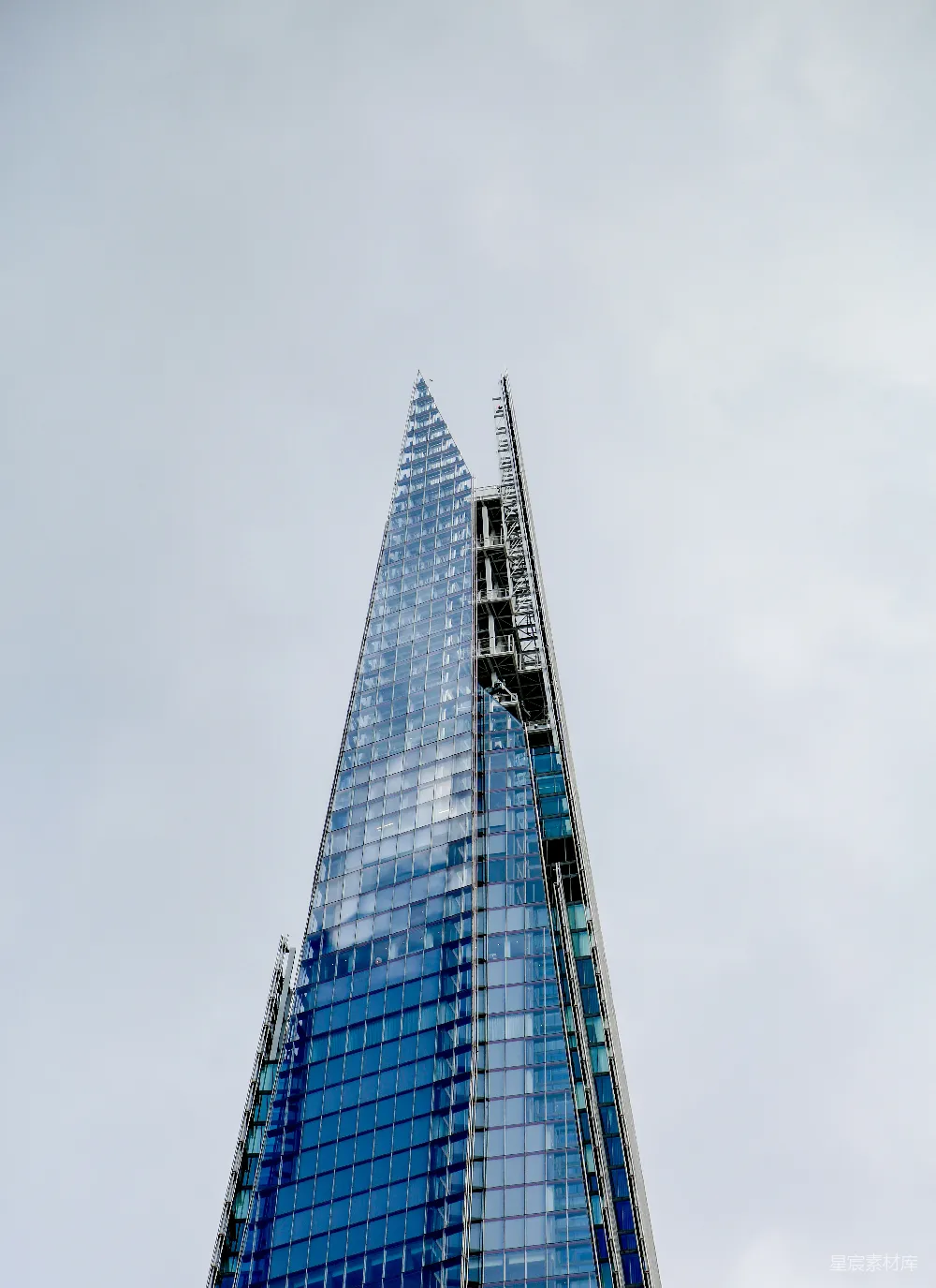 高清摄影 伦敦 碎片大厦 现代建筑 城市景观 建筑艺术 伦敦碎片大厦仰视视角
