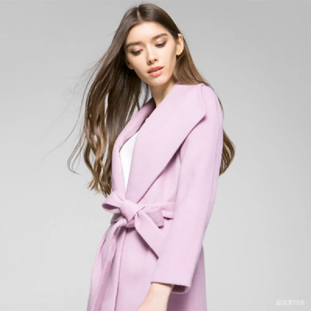 元素素材 时尚 女性 服装 粉色 大衣 时尚女性展示粉色大衣