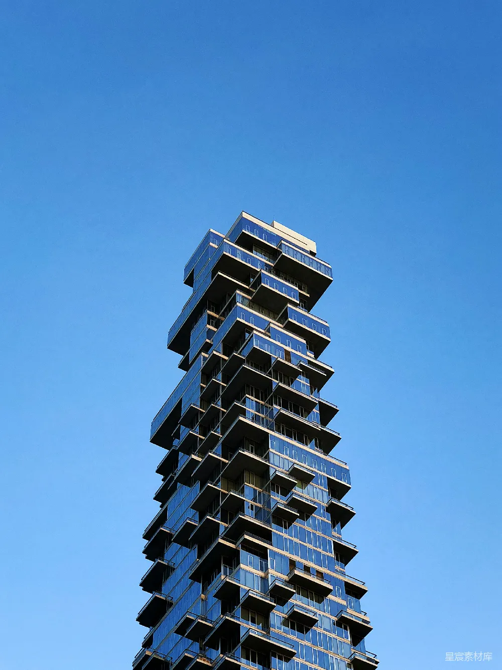 高清摄影 摩天大楼 现代建筑 城市景观 天空背景 都市生活 摩天大楼与蓝天