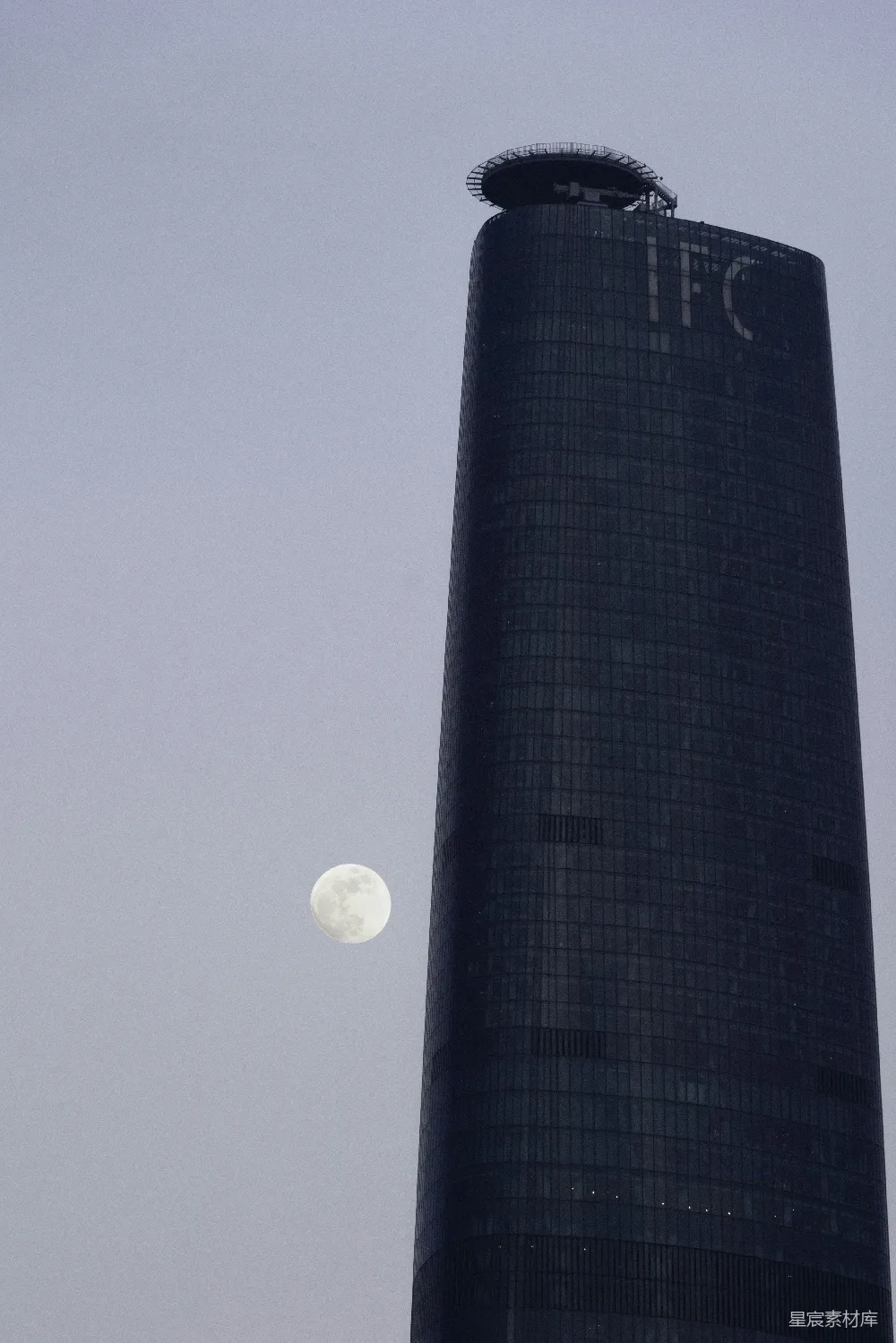 高清摄影 城市 月亮 摩天大楼 现代建筑 夜景 城市中的月亮