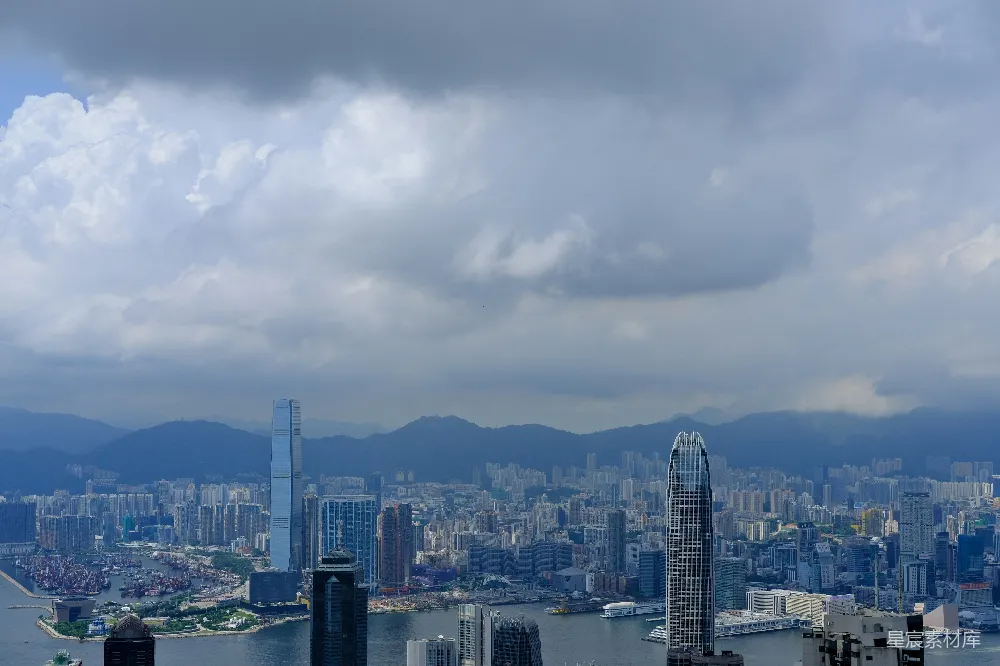 高清摄影 城市景观 现代建筑 云层 港湾 都市风光 香港维港天际线