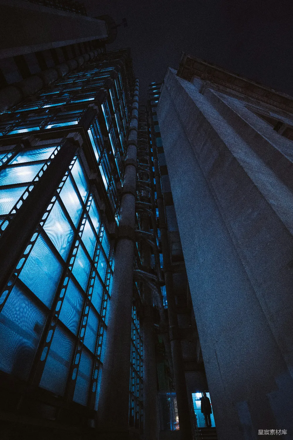 高清摄影 都市夜景 现代建筑 光影交错 城市景观 建筑设计 都市夜景：现代建筑的光影交错