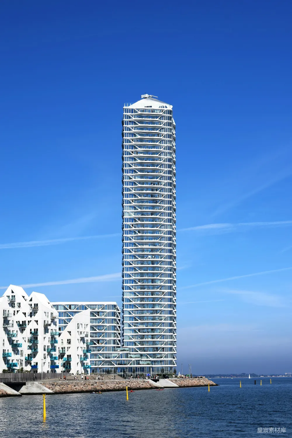 高清摄影 现代建筑 哥本哈根 海岸线 城市景观 建筑设计 哥本哈根海岸的现代建筑群