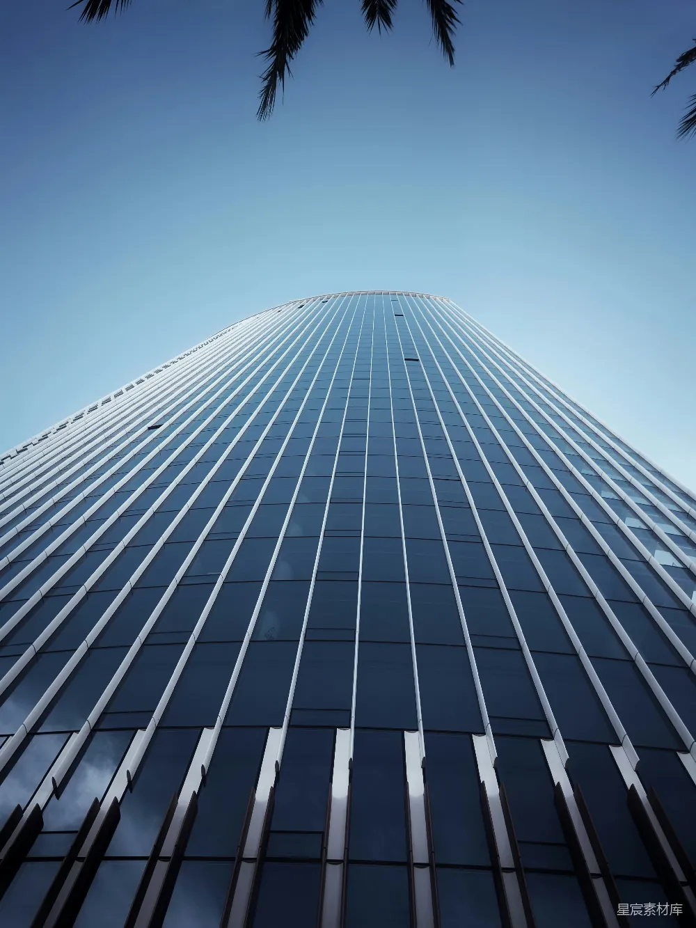 高清摄影 摩天大楼 现代建筑 城市景观 蓝色天空 商业中心 摩天大楼仰视视角