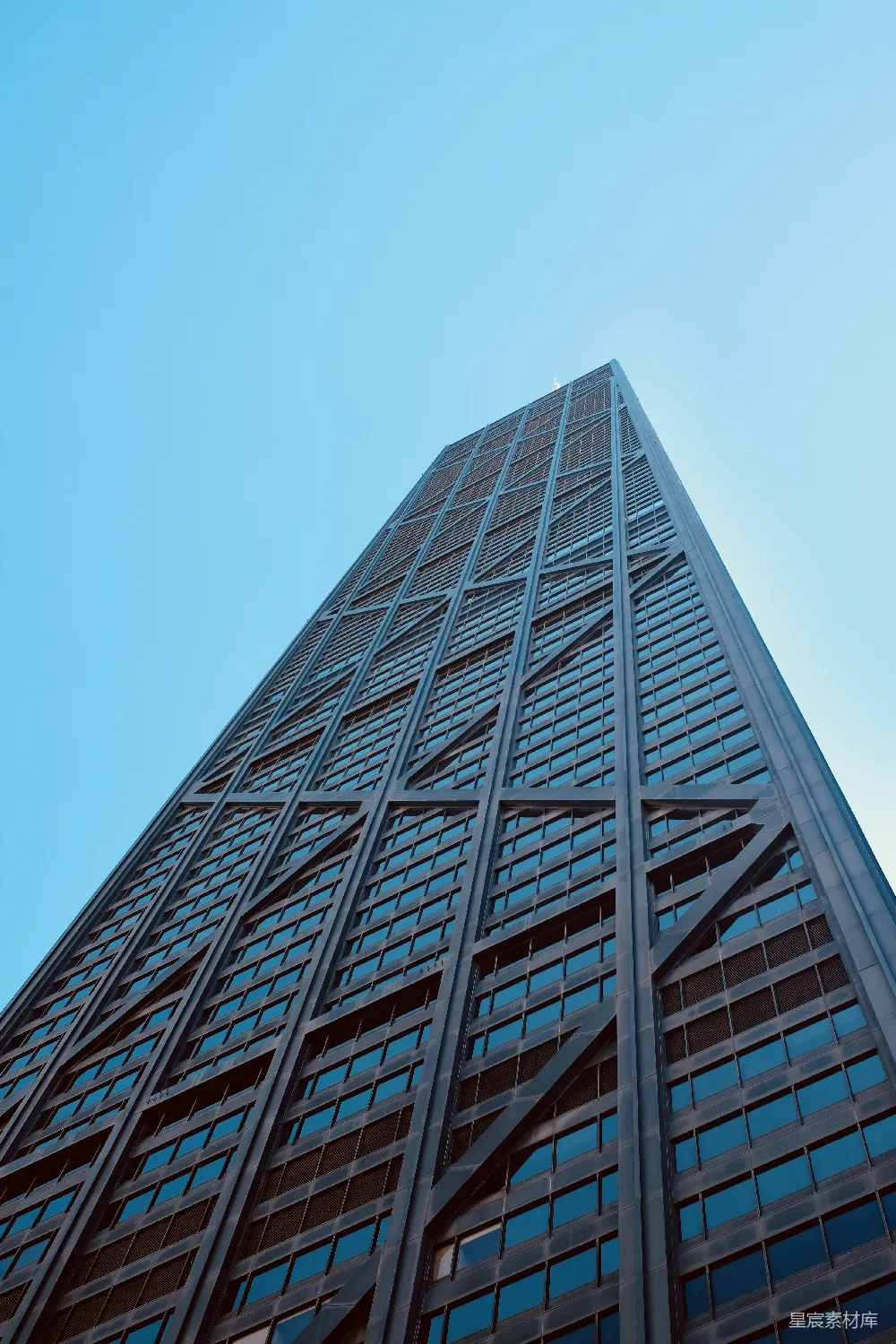 高清摄影 摩天大楼 现代建筑 城市景观 建筑美学 都市风光 摩天大楼与蓝天