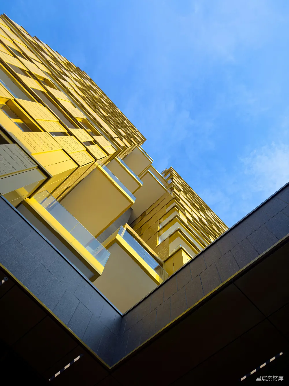 高清摄影 现代建筑 蓝天 几何线条 城市景观 未来感 现代建筑与蓝天
