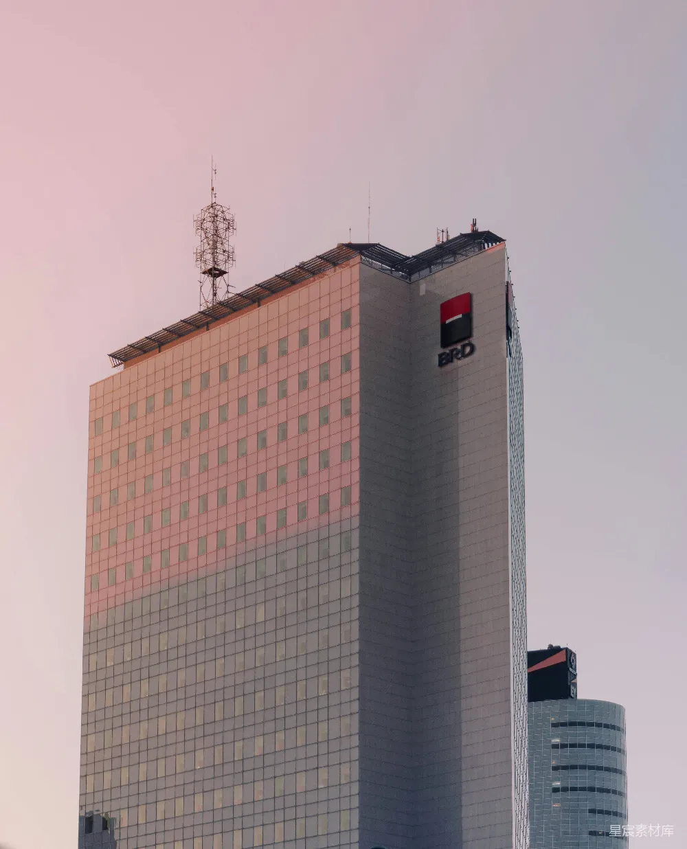 高清摄影 城市景观 现代建筑 金融中心 办公大楼 城市天际线 布达佩斯BRD银行总部大楼