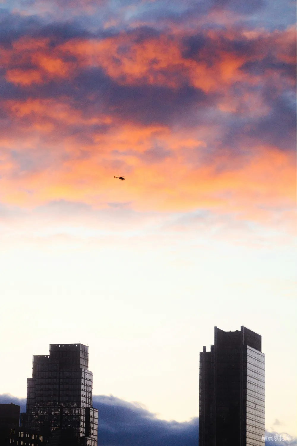 高清摄影 城市 黄昏 直升机 建筑 风景 城市黄昏直升机飞行