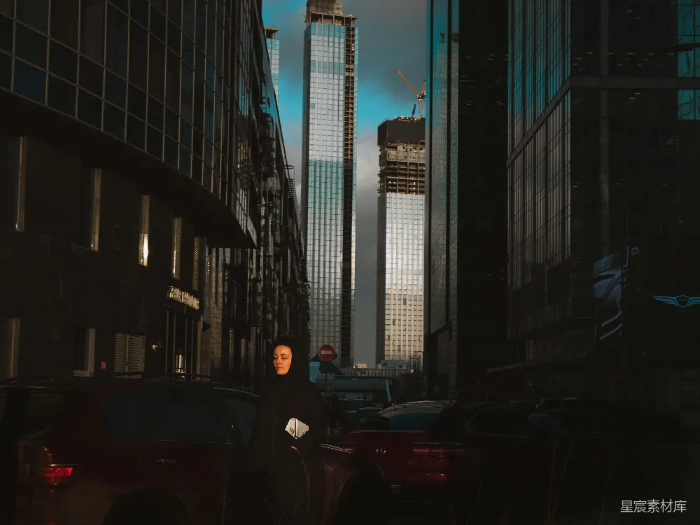 高清摄影 城市 建筑 人物 都市生活 孤独 都市中的孤独身影