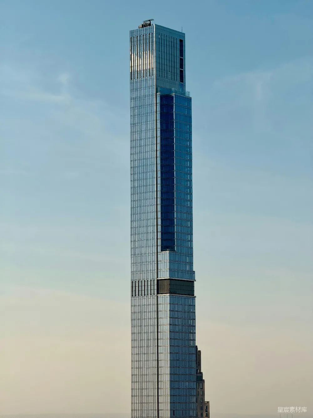 高清摄影 建筑 城市 现代 高耸 天际线 摩天大楼的壮观视角