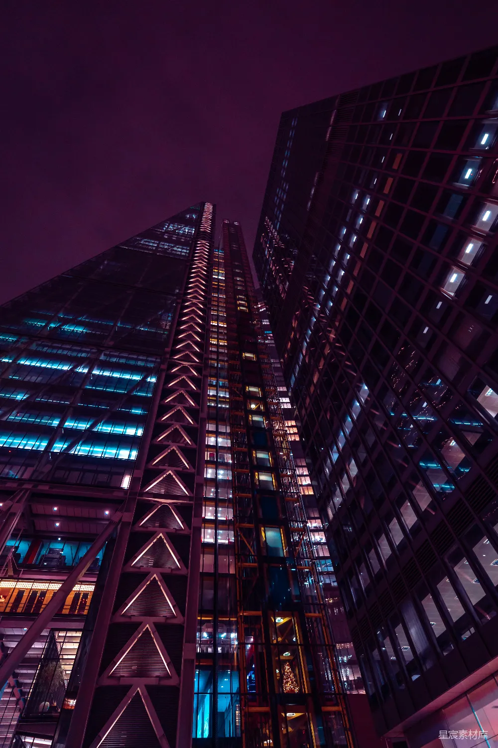 高清摄影 城市 建筑 夜景 现代 高耸 夜幕下的摩天大楼