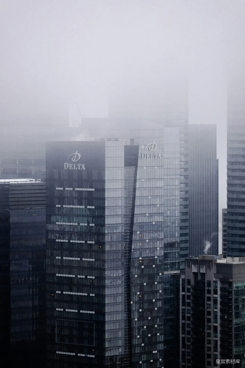 高清摄影 城市景观 现代建筑 雾景 Delta航空 商务中心 雾中Delta总部大楼