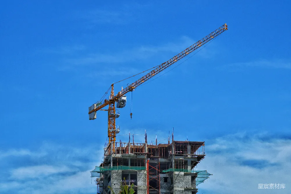 高清摄影 建筑 起重机 施工 工业 城市 蓝天下的建筑工地