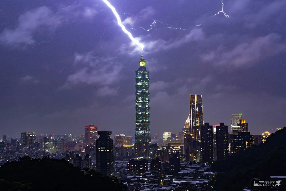 高清摄影 台北101 雷电 城市夜景 自然与现代 旅游 台北101雷电夜景