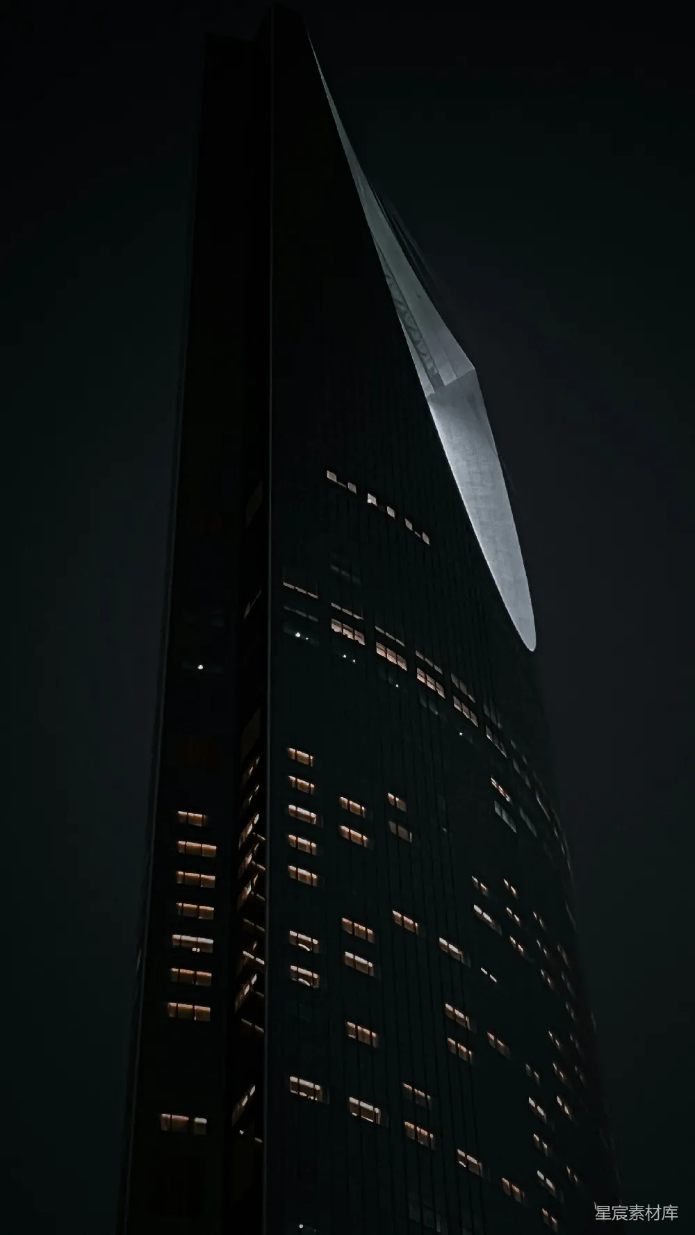 高清摄影 摩天大楼 夜晚 建筑 城市 现代 夜晚的摩天大楼